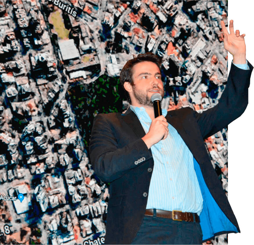 Tony Ventura está palestrando sobre vendas e tecnologia na cidade de São paulo